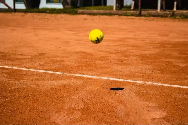 ball-on-tennis-court