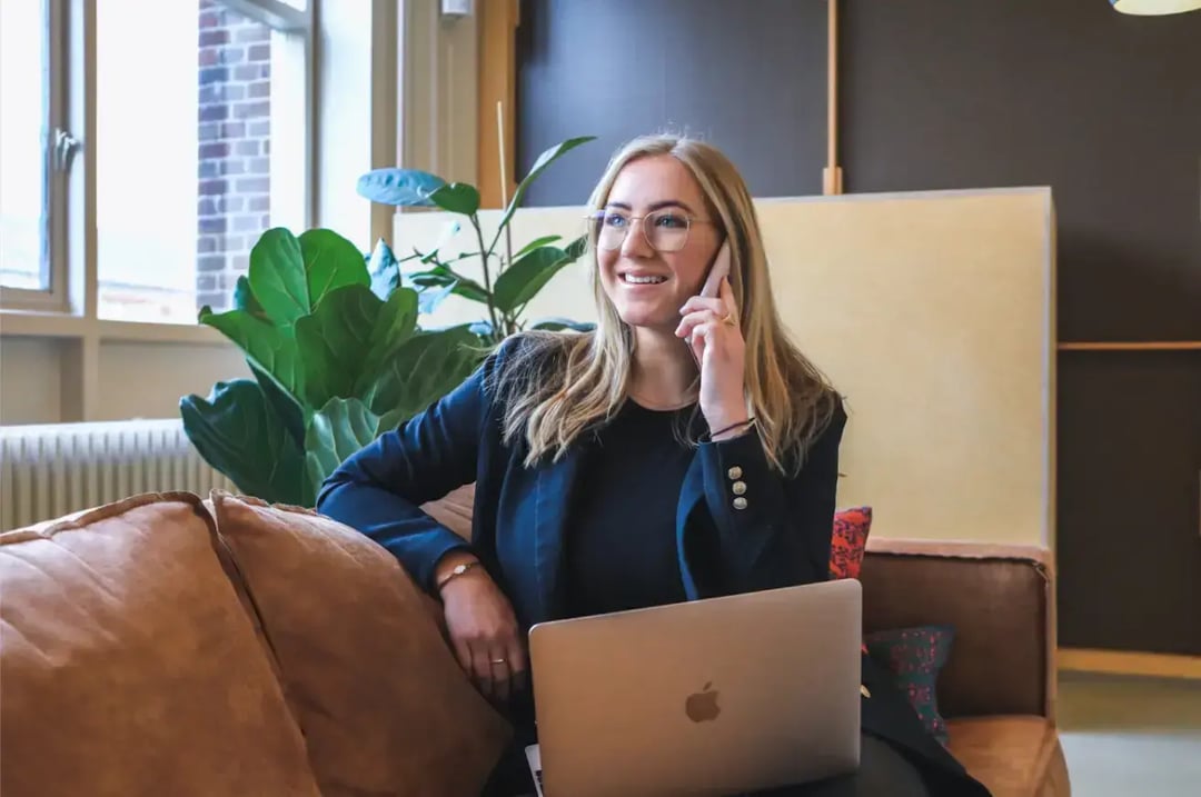 businesswoman-talking-on-the-phone