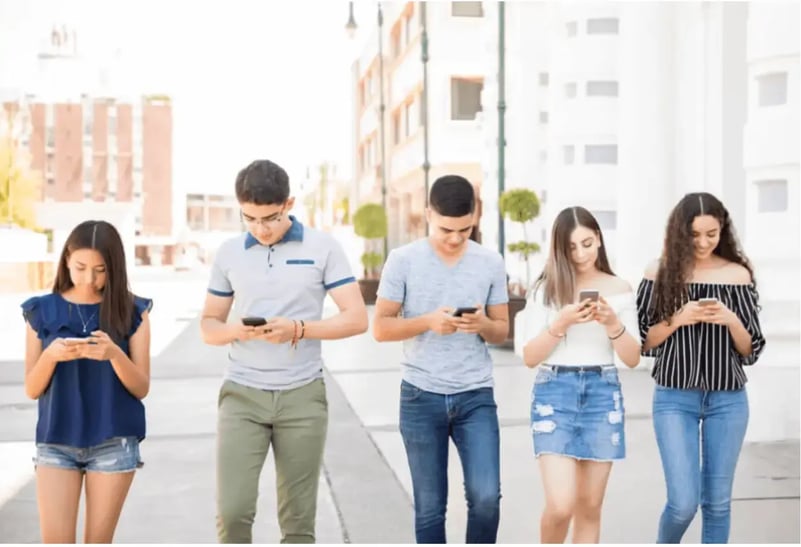 millenials using smart phones-1