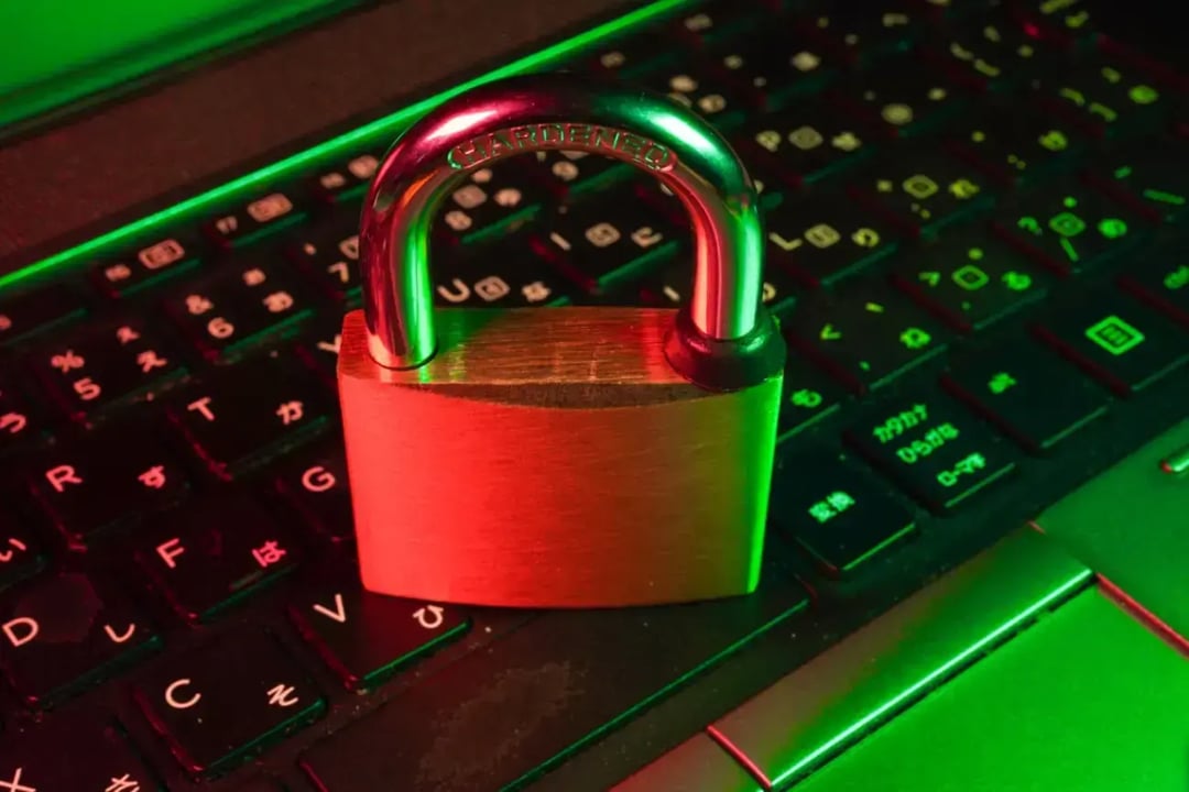 red-padlock-on-black-computer-keyboard